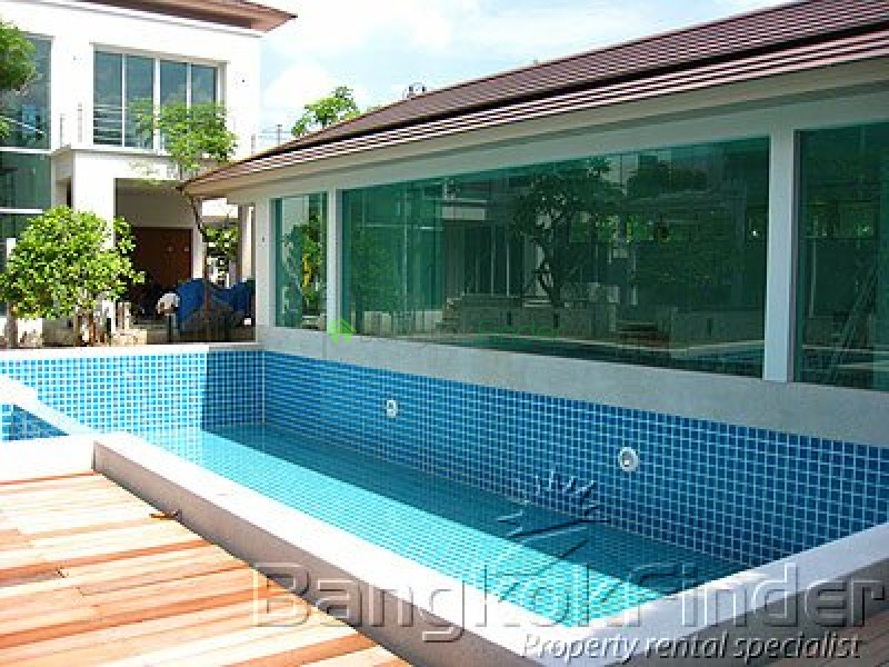 30 Pattanakarn, Pattanakarn, Bangkok, Thailand, 4 Bedrooms Bedrooms, ,5 BathroomsBathrooms,House,For Rent,Pattanakarn,949
