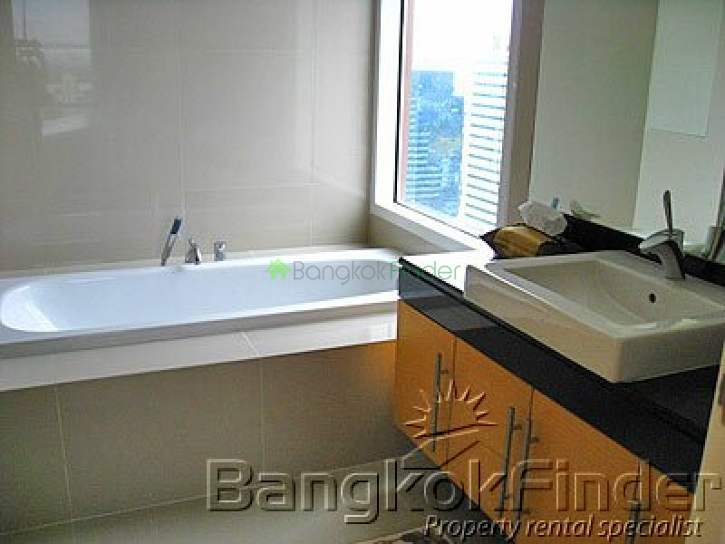 Sukhumvit-Ekamai, Ekamai, Bangkok, Thailand, 3 Bedrooms Bedrooms, ,3 BathroomsBathrooms,Condo,For Rent,Fullerton Sukhumvit,Sukhumvit-Ekamai,963