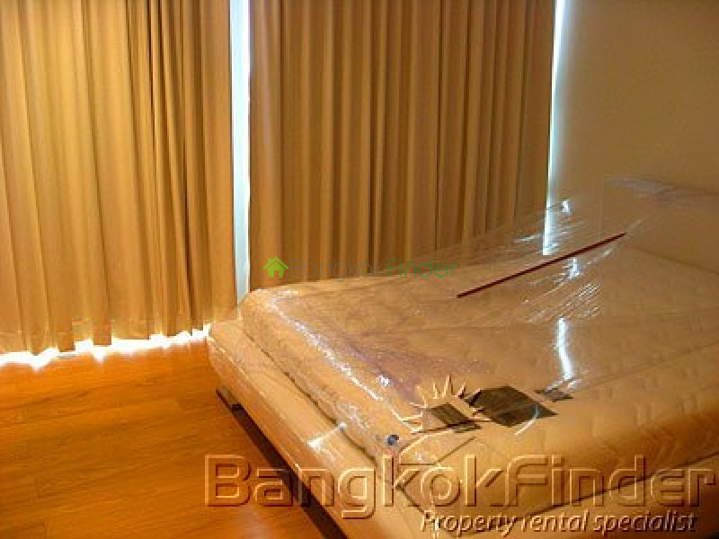 Sukhumvit-Ekamai, Ekamai, Bangkok, Thailand, 3 Bedrooms Bedrooms, ,3 BathroomsBathrooms,Condo,For Rent,Fullerton Sukhumvit,Sukhumvit-Ekamai,963