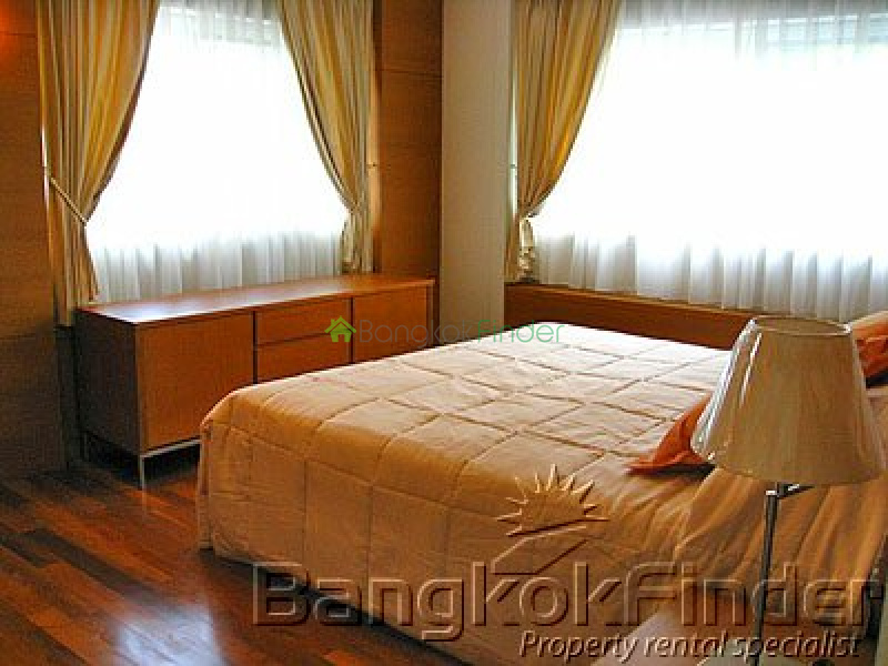 Sukhumvit-Ekamai, Ekamai, Bangkok, Thailand, 5 Bedrooms Bedrooms, ,5 BathroomsBathrooms,House,For Rent,Sukhumvit-Ekamai,1349