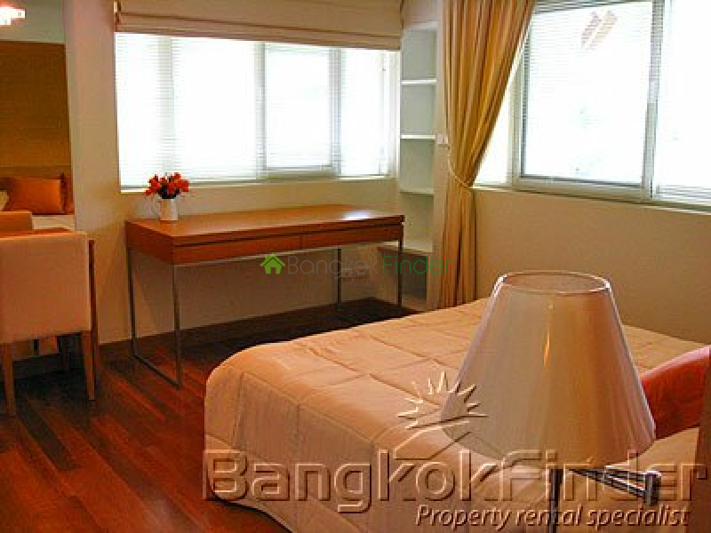 Sukhumvit-Ekamai, Ekamai, Bangkok, Thailand, 5 Bedrooms Bedrooms, ,5 BathroomsBathrooms,House,For Rent,Sukhumvit-Ekamai,1349