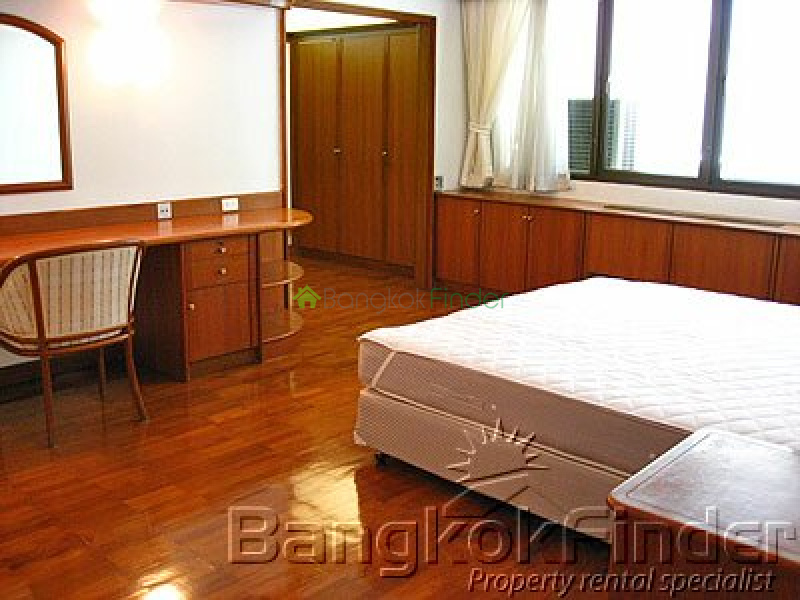 Ploenchit-Chidlom, Ploenchit, Bangkok, Thailand, 3 Bedrooms Bedrooms, ,4 BathroomsBathrooms,Condo,For Rent,Garden View,Ploenchit-Chidlom,1350