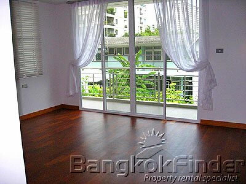 Sukhumvit-Phrom Phong, Phrom Phong, Bangkok, Thailand, 4 Bedrooms Bedrooms, ,5 BathroomsBathrooms,House,For Rent,Sukhumvit-Phrom Phong,1624