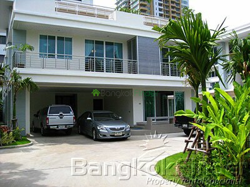 Sukhumvit-Phrom Phong, Phrom Phong, Bangkok, Thailand, 4 Bedrooms Bedrooms, ,5 BathroomsBathrooms,House,For Rent,Sukhumvit-Phrom Phong,1624