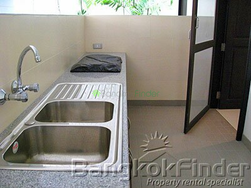 Sukhumvit-Phrom Phong, Phrom Phong, Bangkok, Thailand, 4 Bedrooms Bedrooms, ,5 BathroomsBathrooms,House,For Rent,Sukhumvit-Phrom Phong,1624