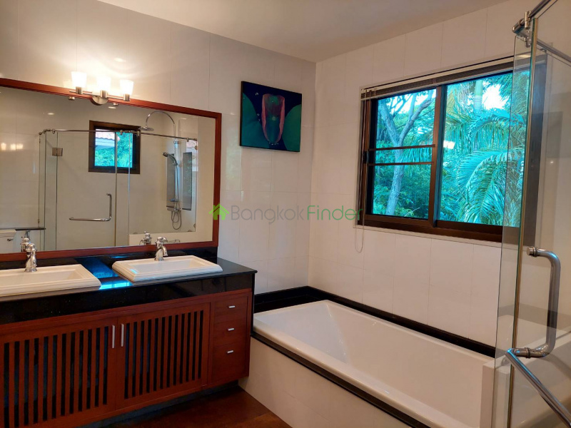 Phetburi, Phetburi, Bangkok, Thailand, 4 Bedrooms Bedrooms, ,5 BathroomsBathrooms,House,For Rent,Phetburi,1637