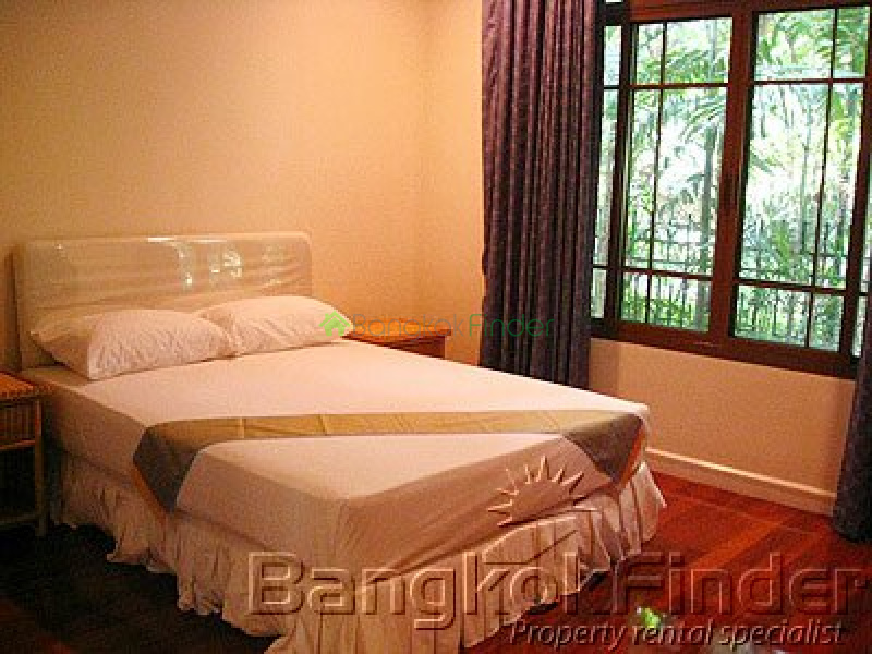 Sukhumvit-Phra Kanong, Phra Khanong, Bangkok, Thailand, 4 Bedrooms Bedrooms, ,4 BathroomsBathrooms,House,For Rent,Sukhumvit-Phra Kanong,1649