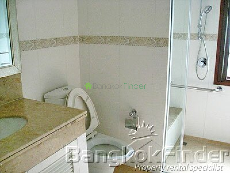 Sukhumvit-Phra Kanong, Phra Khanong, Bangkok, Thailand, 4 Bedrooms Bedrooms, ,4 BathroomsBathrooms,House,For Rent,Sukhumvit-Phra Kanong,1649