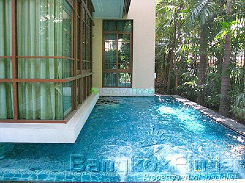 Sukhumvit-Phra Kanong, Phra Khanong, Bangkok, Thailand, 4 Bedrooms Bedrooms, ,4 BathroomsBathrooms,House,For Rent,Sukhumvit-Phra Kanong,1649