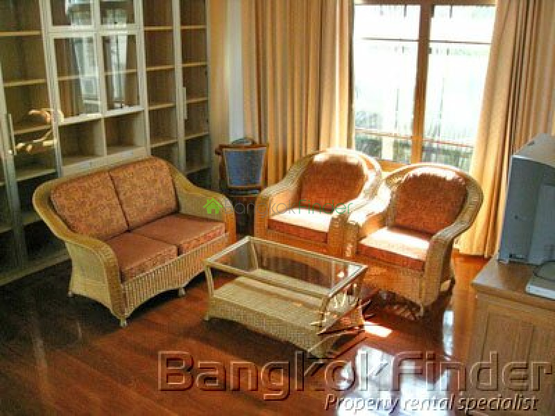 Sukhumvit-Phra Kanong, Phra Khanong, Bangkok, Thailand, 4 Bedrooms Bedrooms, ,4 BathroomsBathrooms,House,For Rent,Sukhumvit-Phra Kanong,1649