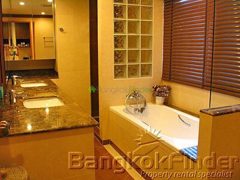 Sukhumvit-Ekamai, Ekamai, Bangkok, Thailand, 2 Bedrooms Bedrooms, ,2 BathroomsBathrooms,Condo,For Rent,Baan Ananda,Sukhumvit-Ekamai,1715