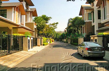 Sukhumvit-Phra Kanong, Phra Khanong, Bangkok, Thailand, 4 Bedrooms Bedrooms, ,5 BathroomsBathrooms,House,For Rent,Sukhumvit-Phra Kanong,1777
