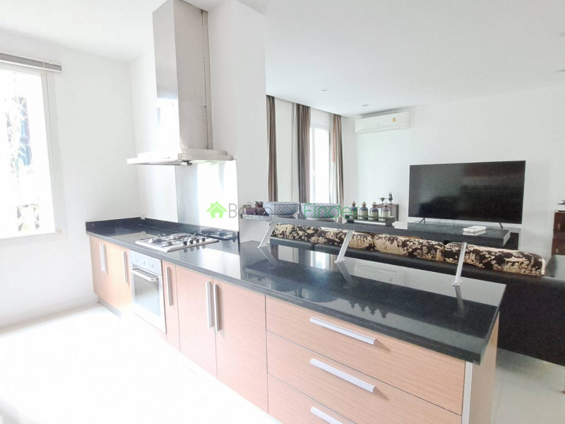 Sukhumvit-Asoke, Asoke, Bangkok, Thailand, 4 Bedrooms Bedrooms, ,5 BathroomsBathrooms,Condo,For Rent,The Verandah,Sukhumvit-Asoke,1822