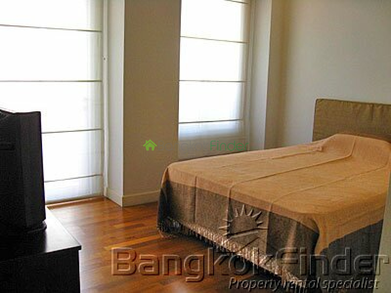 Sathorn, Sathorn, Bangkok, Thailand, 3 Bedrooms Bedrooms, ,3 BathroomsBathrooms,Condo,For Rent,Narathorn Place,Sathorn,1857