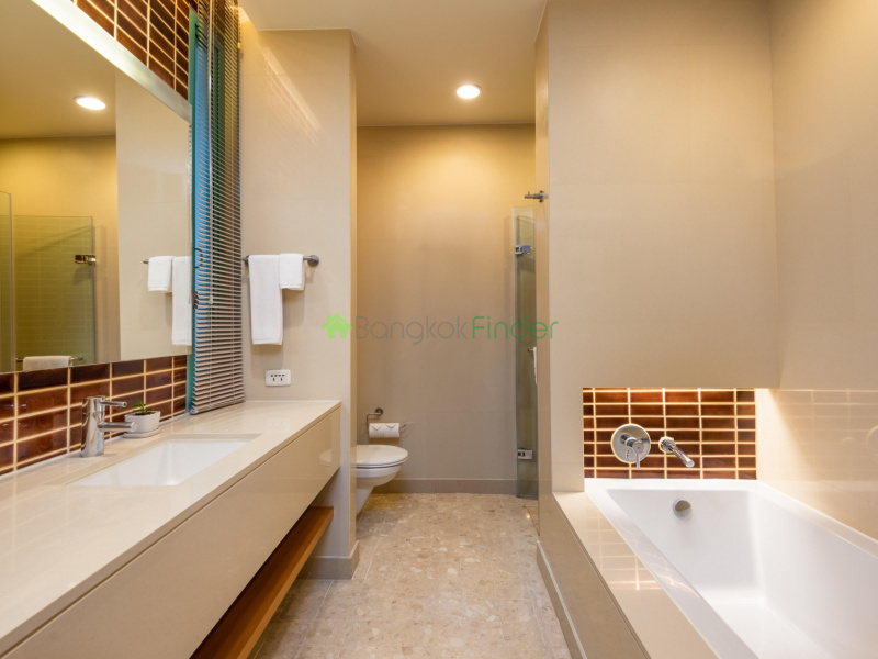 Sathorn-Riverside, Sathorn-Riverside, Bangkok, Thailand, 3 Bedrooms Bedrooms, ,3 BathroomsBathrooms,Condo,For Rent,Chatrium Serviced,Sathorn-Riverside,1974