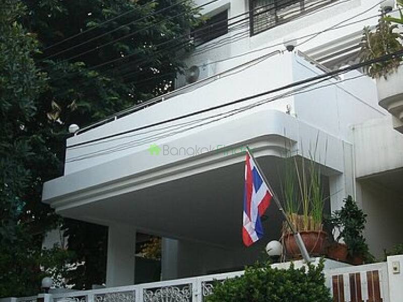Sukhumvit-Phrom Phong, Phrom Phong, Bangkok, Thailand, 3 Bedrooms Bedrooms, ,3 BathroomsBathrooms,House,For Rent,Sukhumvit-Phrom Phong,2222