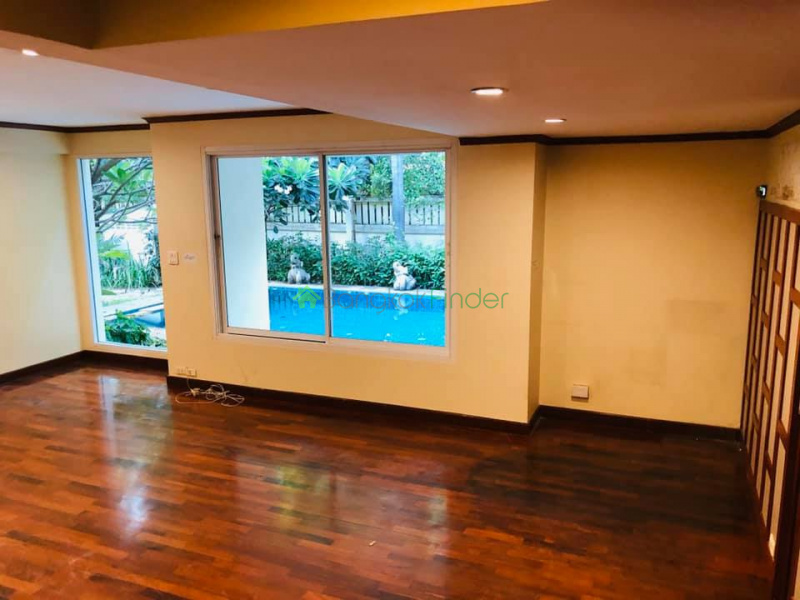 Sukhumvit-Asoke, Asoke, Bangkok, Thailand, 3 Bedrooms Bedrooms, ,4 BathroomsBathrooms,House,For Rent,Sukhumvit-Asoke,2746