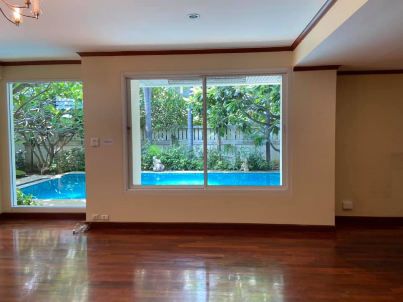 Sukhumvit-Asoke, Asoke, Bangkok, Thailand, 3 Bedrooms Bedrooms, ,4 BathroomsBathrooms,House,For Rent,Sukhumvit-Asoke,2746