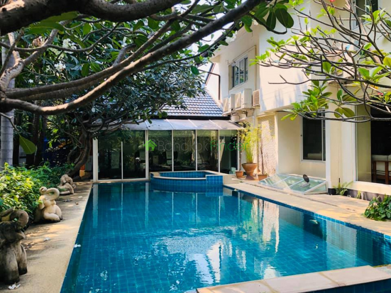 Sukhumvit-Asoke, Asoke, Bangkok, Thailand, 3 Bedrooms Bedrooms, ,4 BathroomsBathrooms,House,For Rent,Sukhumvit-Asoke,2746