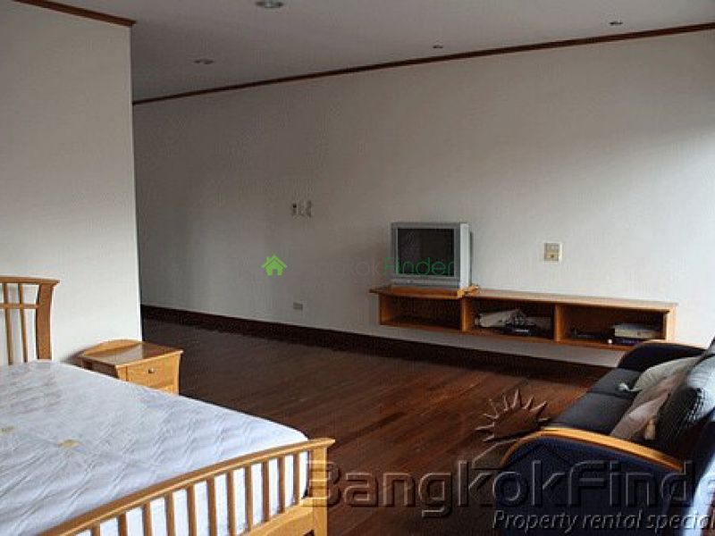 Pattanakarn, Pattanakarn, Bangkok, Thailand, 4 Bedrooms Bedrooms, ,3 BathroomsBathrooms,House,For Rent,Pattanakarn,2770