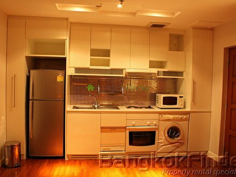 Ploenchit-Chidlom, Ploenchit, Bangkok, Thailand, 1 Bedroom Bedrooms, ,1 BathroomBathrooms,Condo,For Rent,Baan Navarang,Ploenchit-Chidlom,3176