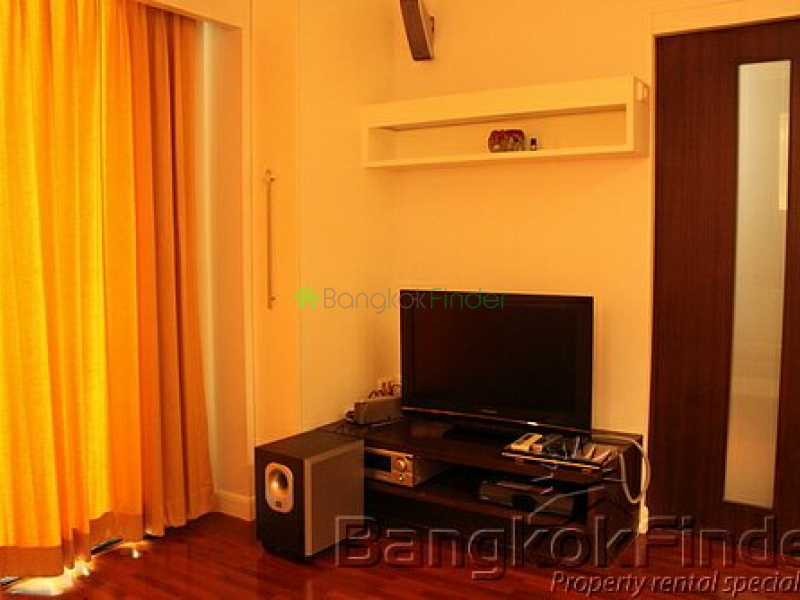 Ploenchit-Chidlom, Ploenchit, Bangkok, Thailand, 1 Bedroom Bedrooms, ,1 BathroomBathrooms,Condo,For Rent,Baan Navarang,Ploenchit-Chidlom,3176