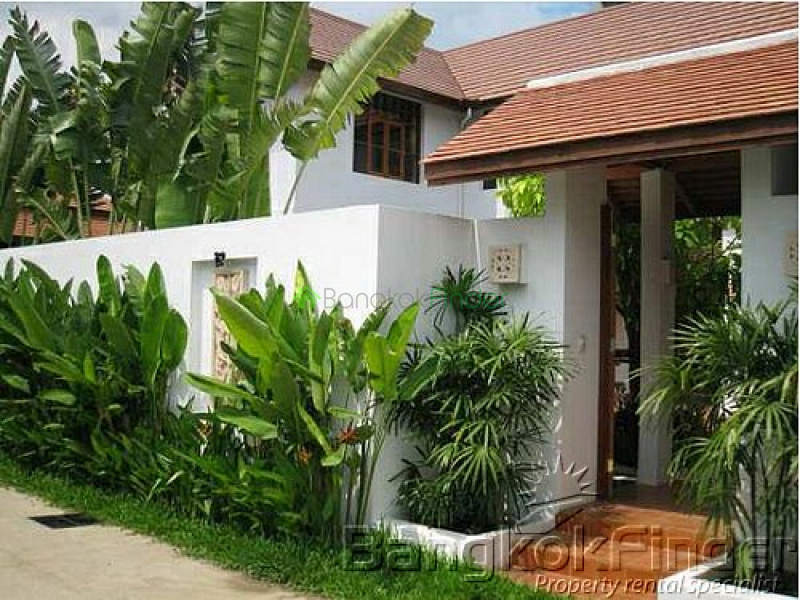 Sukhumvit-Phrom Phong, Phrom Phong, Bangkok, Thailand, 4 Bedrooms Bedrooms, ,3 BathroomsBathrooms,House,For Rent,Sukhumvit-Phrom Phong,3438