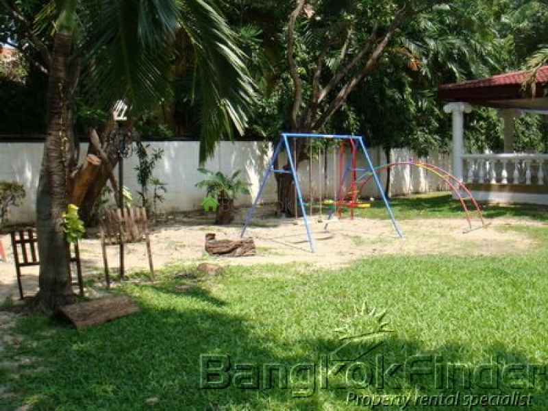 30 Pattanakarn, Pattanakarn, Bangkok, Thailand, 4 Bedrooms Bedrooms, ,3 BathroomsBathrooms,House,For Rent,Pattanakarn,3482