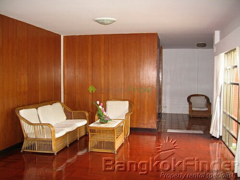 30 Pattanakarn, Pattanakarn, Bangkok, Thailand, 4 Bedrooms Bedrooms, ,3 BathroomsBathrooms,House,For Rent,Pattanakarn,3482