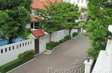 Phetburi, Phetburi, Bangkok, Thailand, 4 Bedrooms Bedrooms, ,5 BathroomsBathrooms,House,For Rent,Phetburi,3521