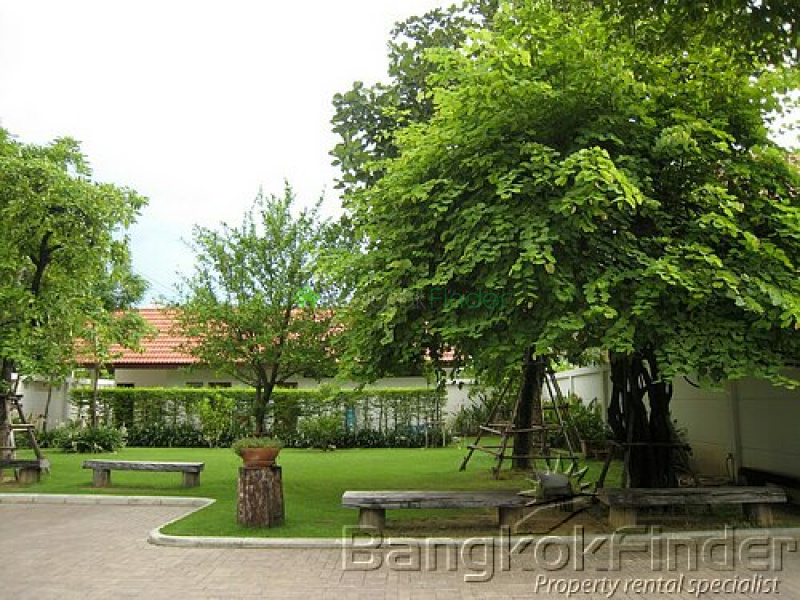 Phetburi, Phetburi, Bangkok, Thailand, 4 Bedrooms Bedrooms, ,5 BathroomsBathrooms,House,For Rent,Phetburi,3521