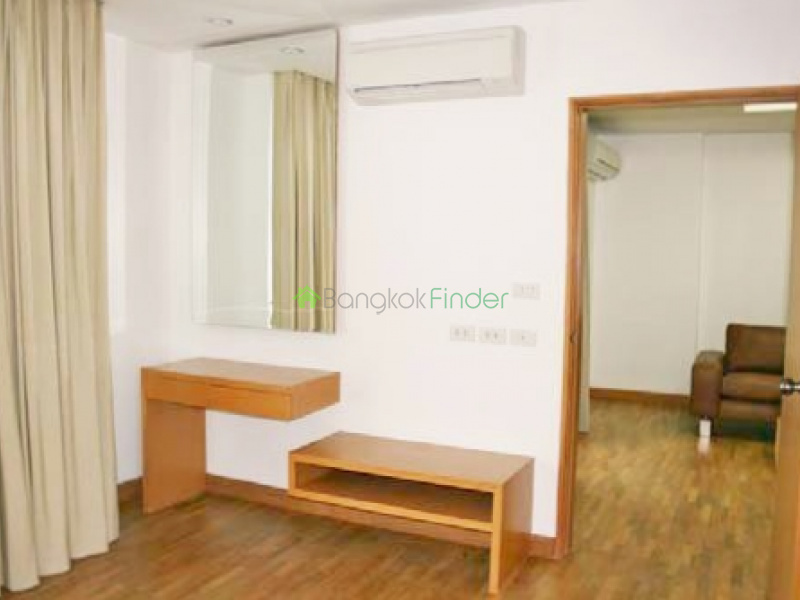 Lang Suan, Ploenchit, Bangkok, Thailand, 2 Bedrooms Bedrooms, ,2 BathroomsBathrooms,Condo,For Rent,Baan Navarang,Lang Suan,3868