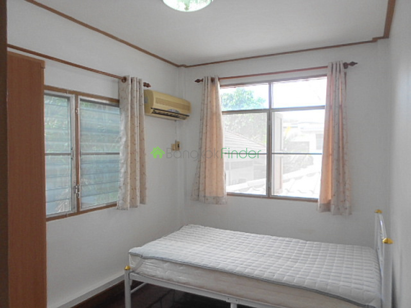 Phrom Phong, Bangkok, Thailand, 3 Bedrooms Bedrooms, ,3 BathroomsBathrooms,House,For Rent,3913