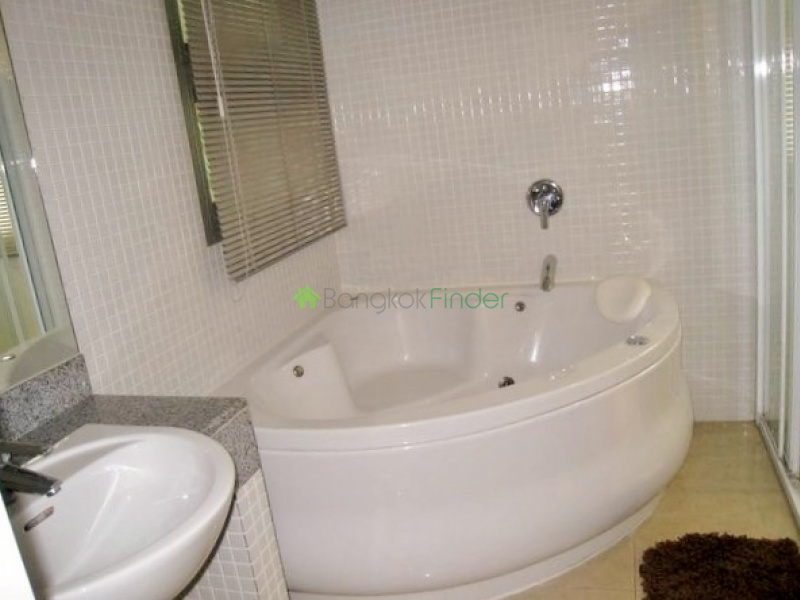 Phrom Phong, Bangkok, Thailand, 4 Bedrooms Bedrooms, ,5 BathroomsBathrooms,House,For Rent,4037