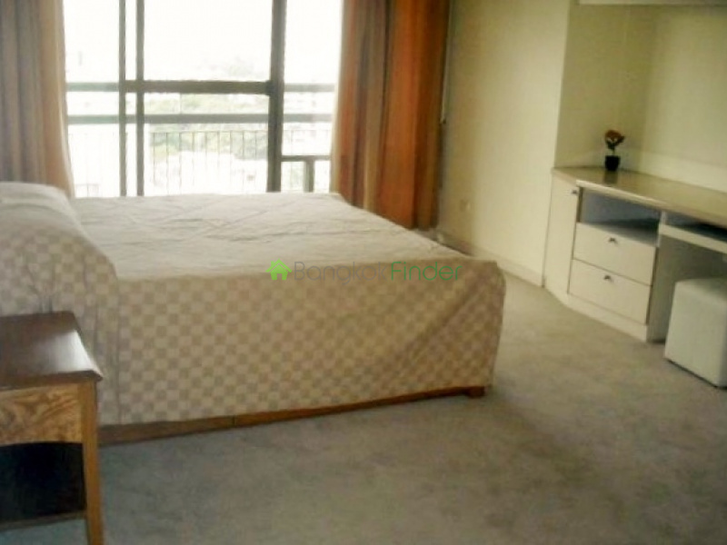 Ekamai, Bangkok, Thailand, 3 Bedrooms Bedrooms, ,3 BathroomsBathrooms,Condo,For Rent,Castle Hill Mansion,4199