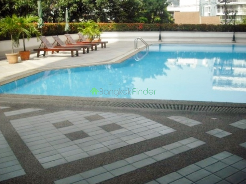 Ekamai, Bangkok, Thailand, 3 Bedrooms Bedrooms, ,3 BathroomsBathrooms,Condo,For Rent,Castle Hill Mansion,4199