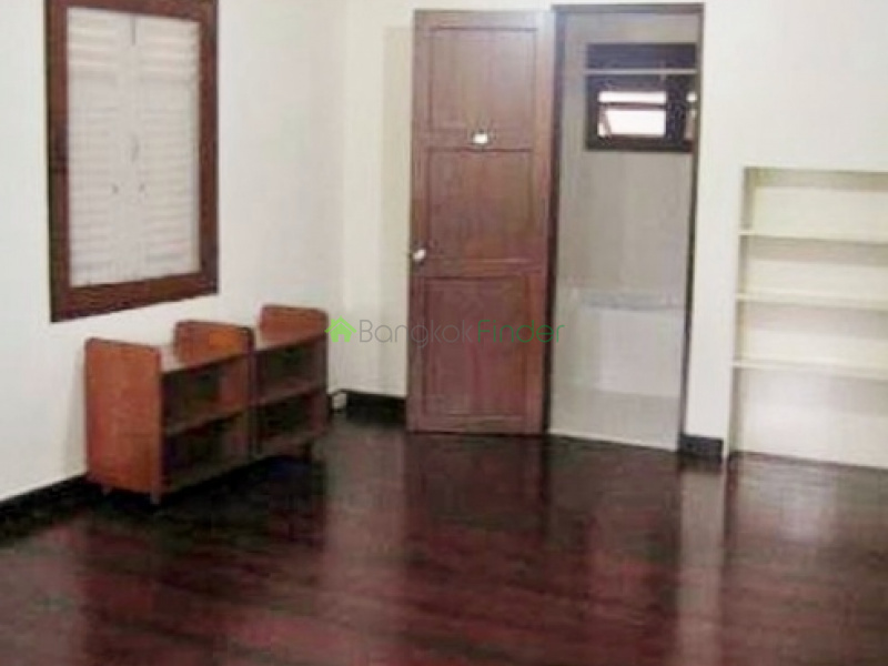 Rama 4, Bangkok, Thailand, 3 Bedrooms Bedrooms, ,3 BathroomsBathrooms,House,For Rent,4261