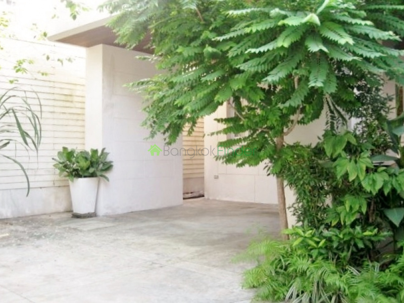 Thonglor, Bangkok, Thailand, 4 Bedrooms Bedrooms, ,4 BathroomsBathrooms,House,Sold,4266