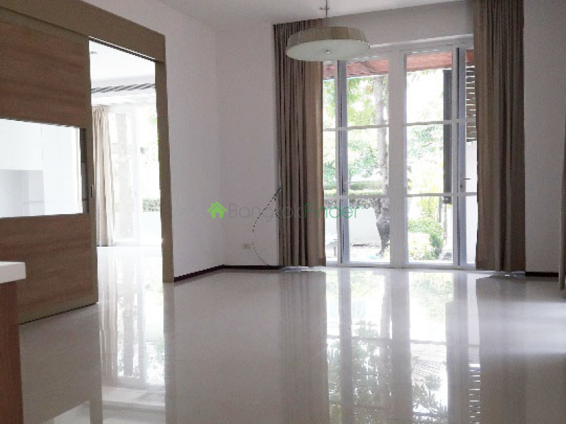 Thonglor, Bangkok, Thailand, 3 Bedrooms Bedrooms, ,4 BathroomsBathrooms,House,For Rent,4273