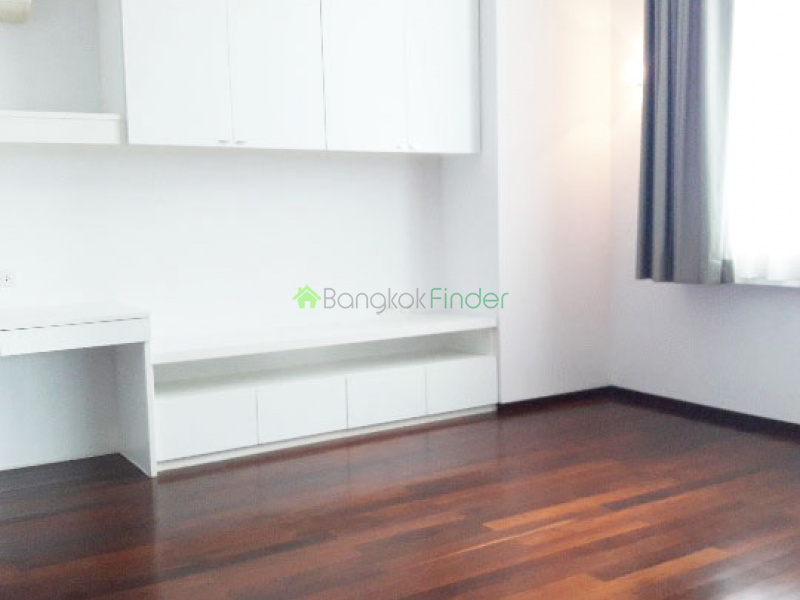 Thonglor, Bangkok, Thailand, 3 Bedrooms Bedrooms, ,4 BathroomsBathrooms,House,For Rent,4273