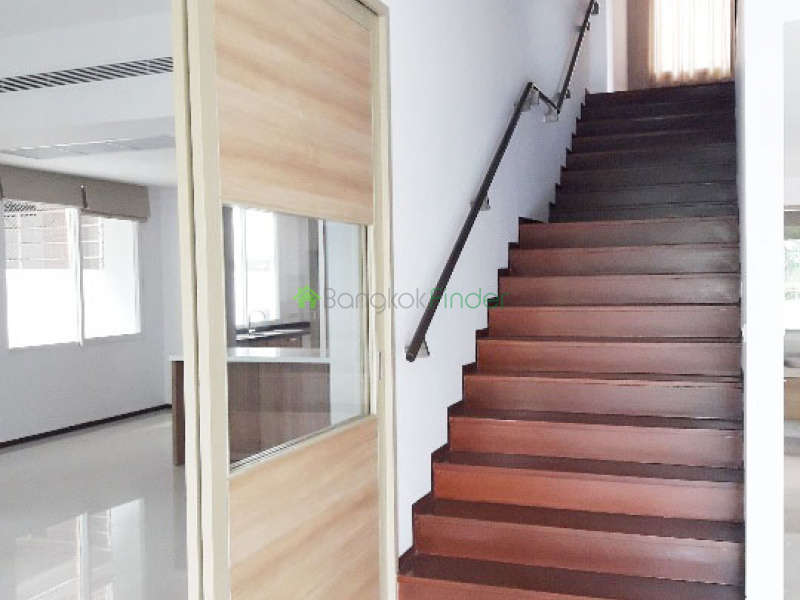 Thonglor, Bangkok, Thailand, 3 Bedrooms Bedrooms, ,4 BathroomsBathrooms,House,For Rent,4273