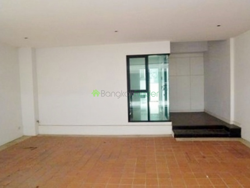 Phrom Phong, Bangkok, Thailand, 4 Bedrooms Bedrooms, ,4 BathroomsBathrooms,House,For Rent,4298