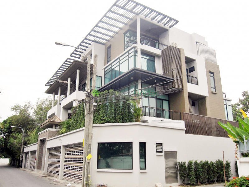 Ekamai, Bangkok, Thailand, 4 Bedrooms Bedrooms, ,4 BathroomsBathrooms,House,For Rent,4355