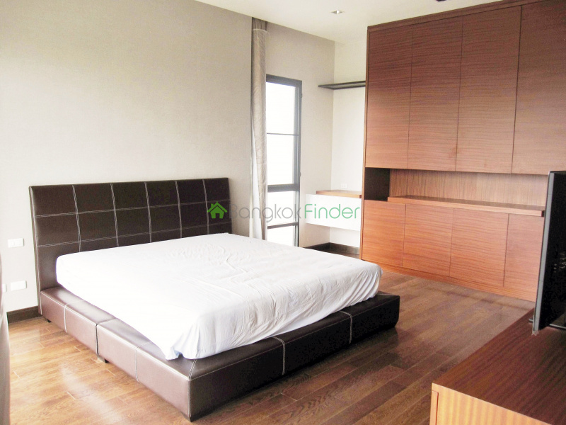 Ekamai, Bangkok, Thailand, 4 Bedrooms Bedrooms, ,4 BathroomsBathrooms,House,For Rent,4355