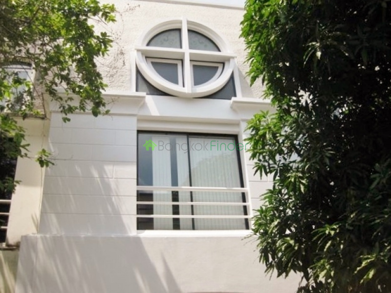 Ekamai, Bangkok, Thailand, 5 Bedrooms Bedrooms, ,4 BathroomsBathrooms,House,For Rent,4391