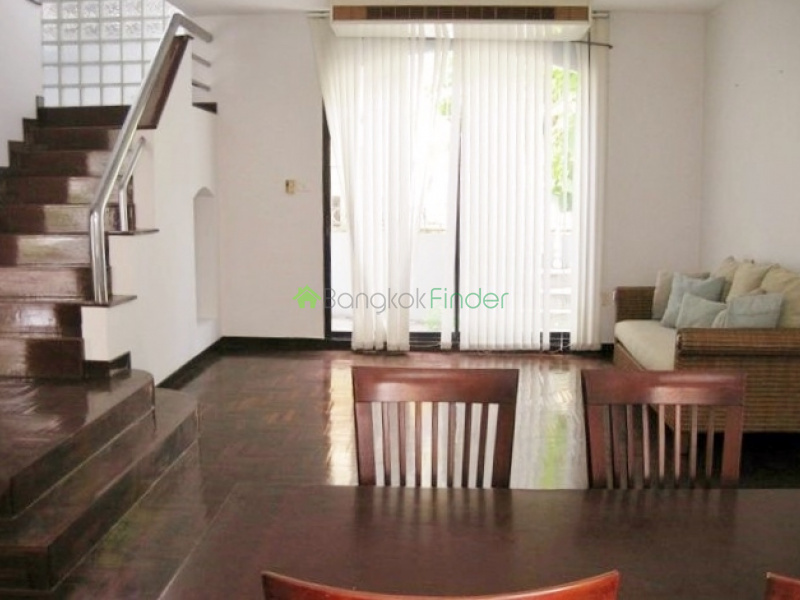 Ekamai, Bangkok, Thailand, 5 Bedrooms Bedrooms, ,4 BathroomsBathrooms,House,For Rent,4391