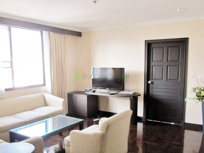 Nana, Bangkok, Thailand, 3 Bedrooms Bedrooms, ,3 BathroomsBathrooms,Condo,For Rent,Lakegreen,4395