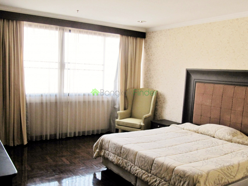 Nana, Bangkok, Thailand, 3 Bedrooms Bedrooms, ,3 BathroomsBathrooms,Condo,For Rent,Lakegreen,4395