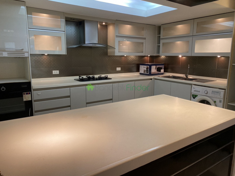 Ekamai, Bangkok, Thailand, 2 Bedrooms Bedrooms, ,2 BathroomsBathrooms,Condo,For Rent,Beverly Hills Mansion,4429