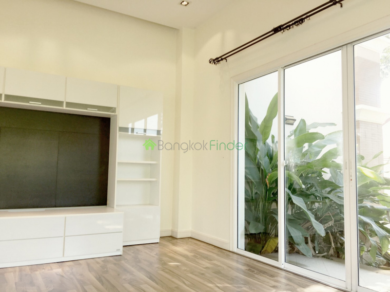 Bangna-Srinakarin, Bangkok, Thailand, 4 Bedrooms Bedrooms, ,5 BathroomsBathrooms,House,For Rent,4456